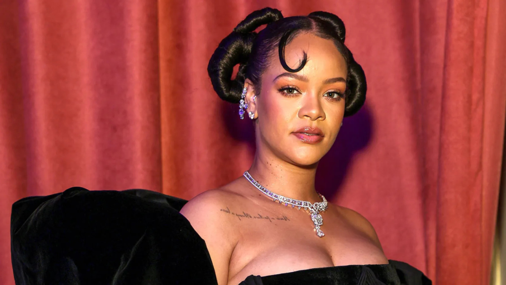 Rihanna en los Globos de Oro 2023